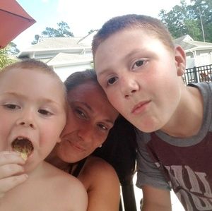 Meet your Posher, Crystal